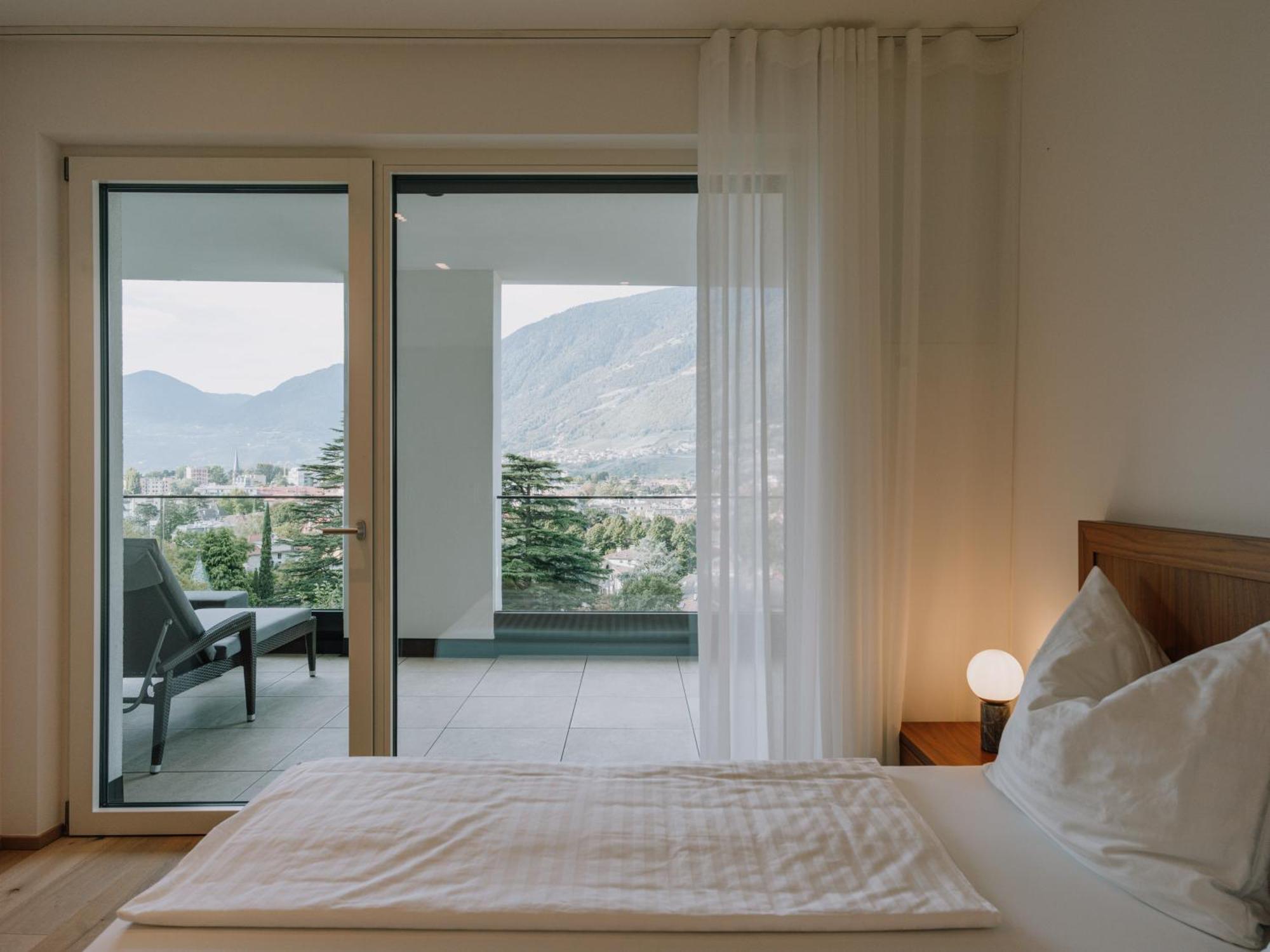 The Hills Merano Room photo